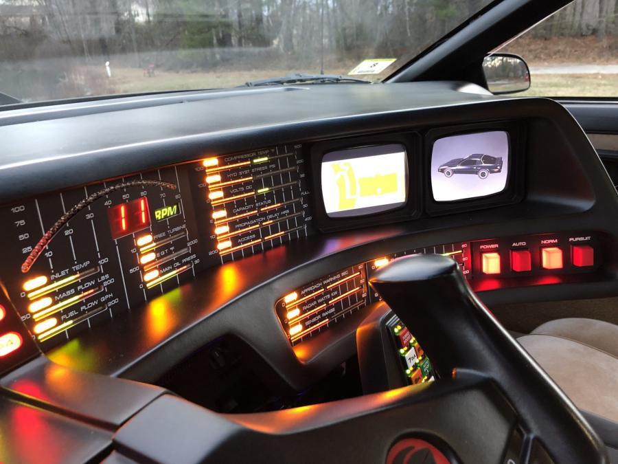 Панель приборов Pontiac Firebird Trans Am GTA KITT Tribute 1987 года  (фото 61 из 78)